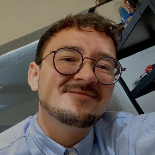 Osvaldo Mendoza — autor y propietario de Campus Mentora